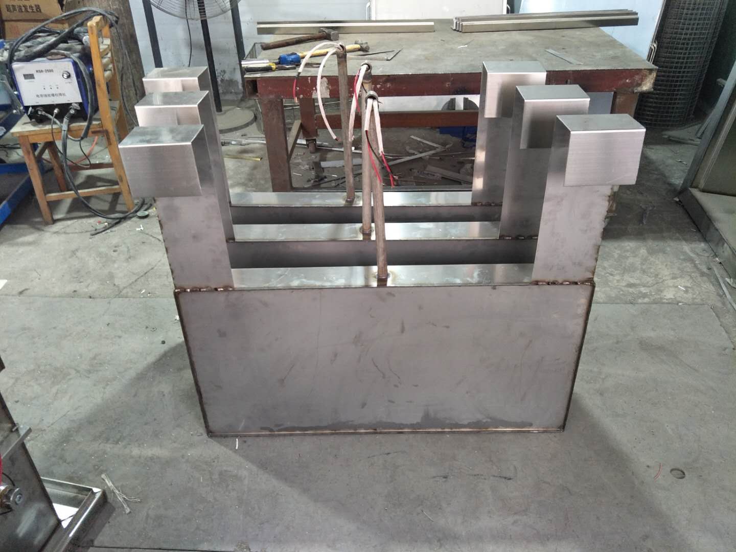 超声波清洗机解决了工业清洗的难题